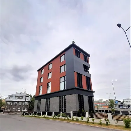 Modern Near The Bus Station And The Airport * Ταλίν
