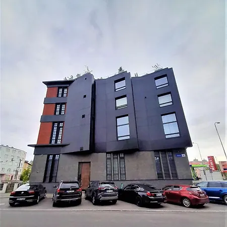 Modern Near The Bus Station And The Airport *